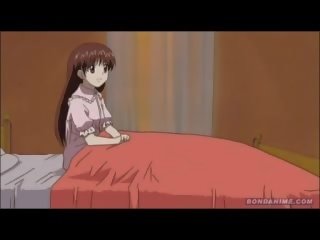 Adorable hentaï l'anime adolescent masturbe et puis pompé