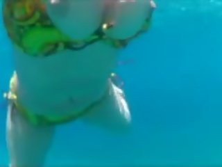 Debaixo de água sexo filme swiming ejaculação