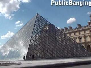Louvre museum ציבורי קבוצה מלוכלך סרט שלישיה