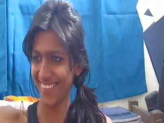 Non-nude hetaste indisk skola dotter på webkamera - desibate*