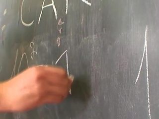 Prsnaté učiteľka použitím ju kurvička na trestať študent: hd dospelé klip 5a